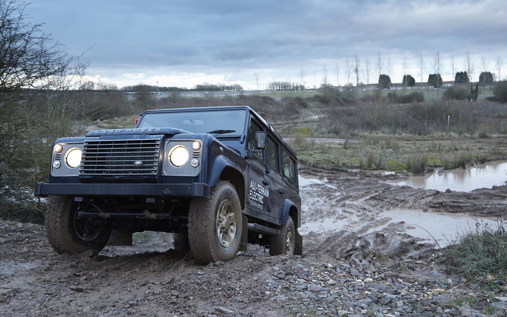 Land Rover Defender Electric Concept 2013